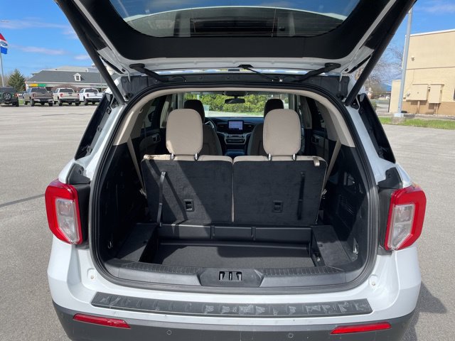Used 2023 Ford Explorer XLT AWD/4WD image 65
