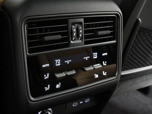 New 2026 Porsche Cayenne Coupe image 24