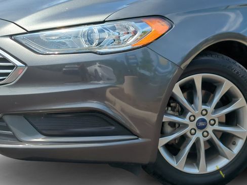 Used 2017 Ford Fusion SE w/ Fusion SE Technology Package FWD image 21