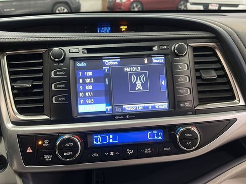 Used 2015 Toyota Highlander XLE AWD/4WD image 20