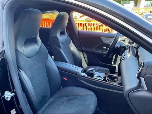 Used 2022 Mercedes-Benz CLA 250 4MATIC image 7
