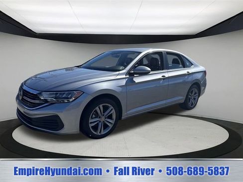 Used 2024 Volkswagen Jetta SE FWD image 1