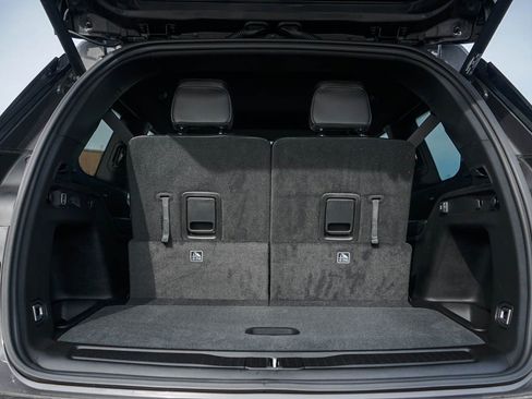 New 2025 Jeep Grand Cherokee L Altitude image 8