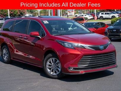 Used 2025 Toyota Sienna XLE