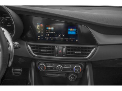 Used 2025 Alfa Romeo Giulia RWD image 11