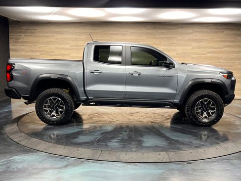 Used 2024 Chevrolet Colorado ZR2 w/ Technology Package AWD/4WD image 28