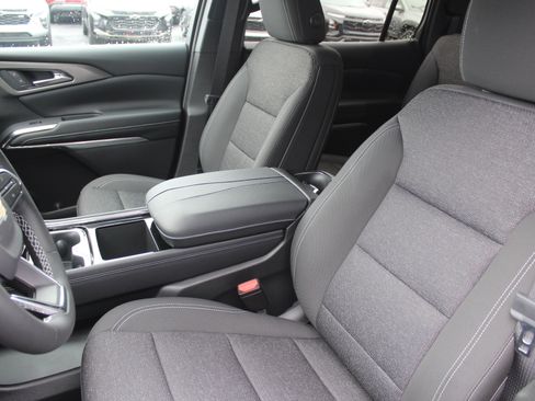 New 2027 Chevrolet Traverse LT FWD image 9