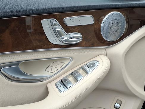 Used 2016 Mercedes-Benz C 300 4MATIC Sedan image 6