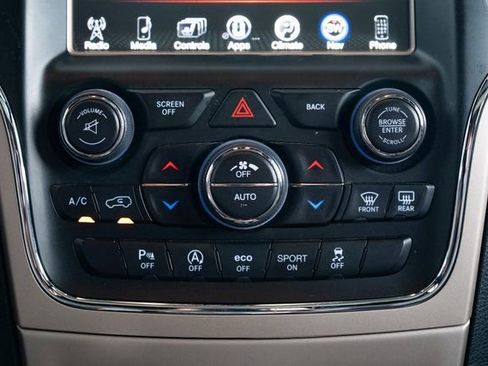 Used 2017 Jeep Grand Cherokee Limited w/ Luxury Group II image 17