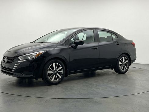 Used 2025 Nissan Versa SV FWD image 3