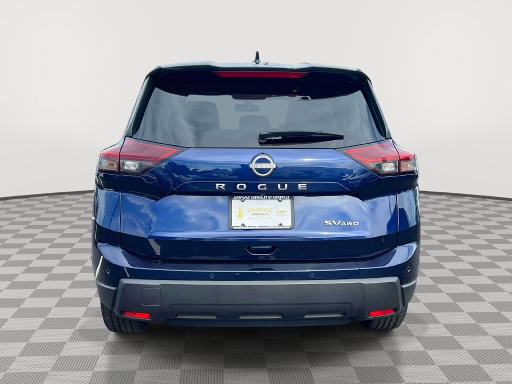 Used 2024 Nissan Rogue SV AWD/4WD image 6