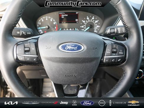 Used 2022 Ford Escape SEL image 15