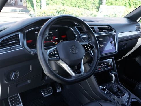 Used 2022 Volkswagen Tiguan SE R-Line image 21
