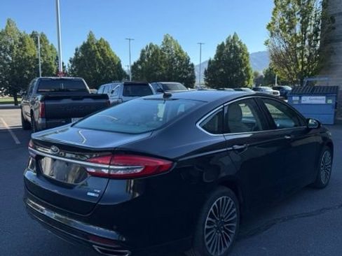 Used 2017 Ford Fusion SE w/ Fusion SE Technology Package AWD/4WD image 6
