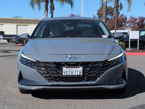 Used 2023 Hyundai Elantra Limited w/ Cargo Package image 3