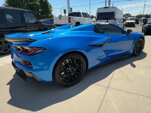 Used 2025 Chevrolet Corvette Z06 RWD image 8