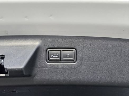 Used 2025 Hyundai Santa Fe SEL FWD image 7