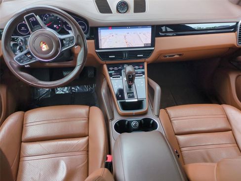 Used 2019 Porsche Cayenne AWD/4WD image 18
