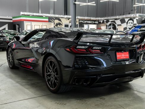 Used 2023 Chevrolet Corvette Stingray Premium Cpe w/ Z51 Performance Package RWD image 6