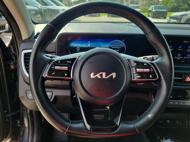 Certified 2024 Kia Seltos SX w/ SX Sunroof Package AWD/4WD image 17