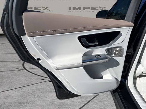 Used 2023 Mercedes-Benz EQE 500 4MATIC SUV w/ Exclusive Trim Package image 27