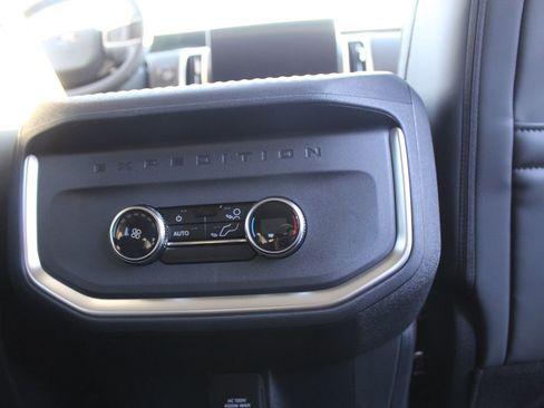 New 2025 Ford Expedition Active AWD/4WD image 13