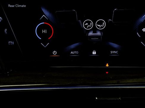 Used 2023 Cadillac Escalade ESV Premium Luxury image 36