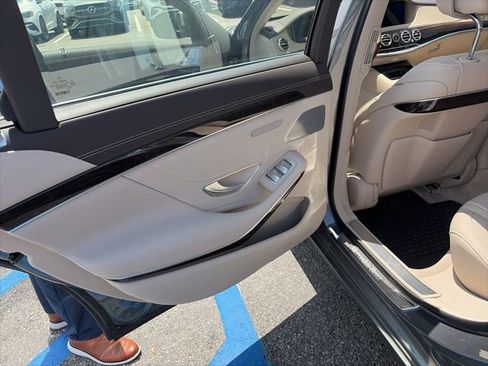 Used 2018 Mercedes-Benz S 560 Sedan image 13