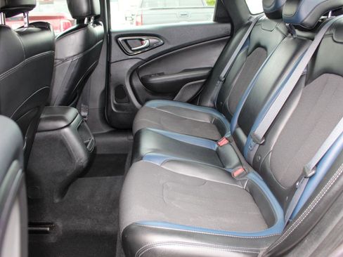 Used 2016 Chrysler 200 S AWD/4WD image 15