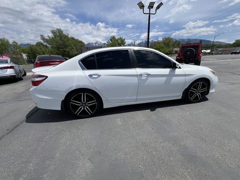 Used 2016 Honda Accord Sport image 4