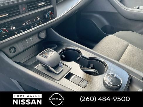 Used 2025 Nissan Rogue SV AWD/4WD image 25