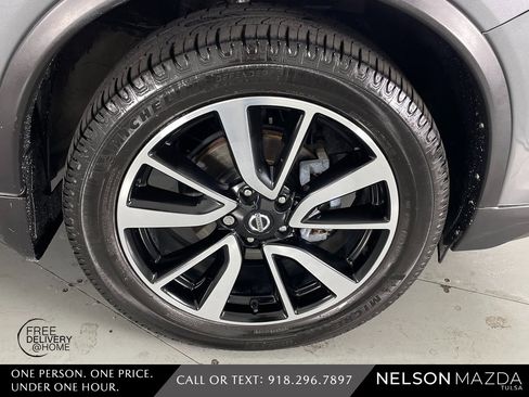 Used 2019 Nissan Rogue SL image 14