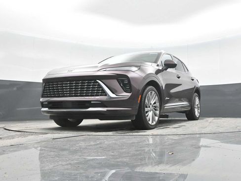 Used 2024 Buick Envision Avenir image 34