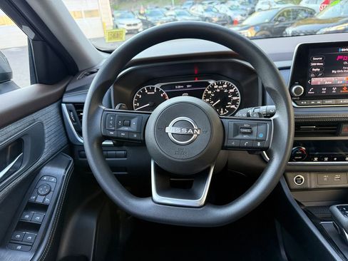 Used 2023 Nissan Rogue SV AWD/4WD image 13