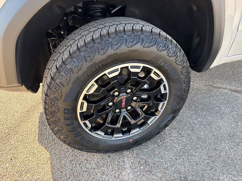 New 2026 GMC Canyon AT4 w/ AT4 Premium Package image 23