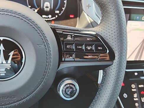 New 2024 Maserati Grecale Modena image 18