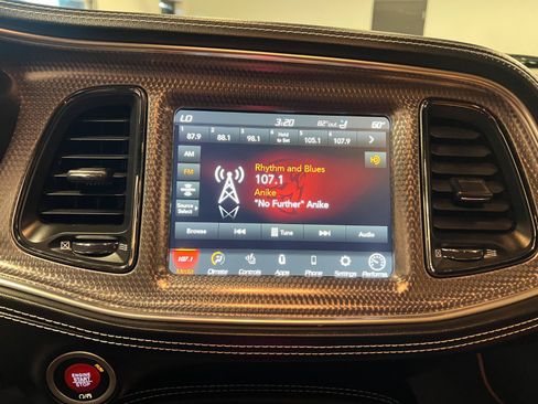 Used 2022 Dodge Challenger SRT Hellcat RWD image 17