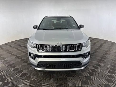 Used 2025 Jeep Compass Limited AWD/4WD image 2