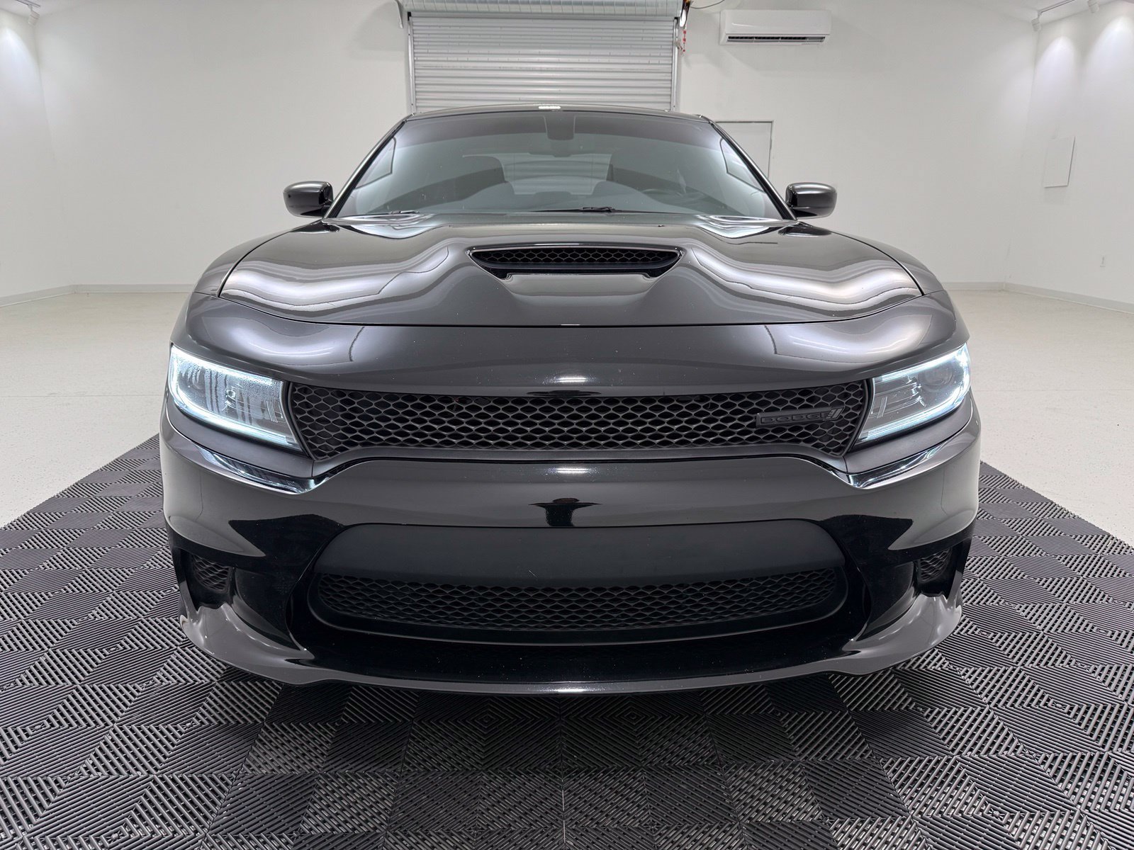 Used 2023 Dodge Charger R/T w/ Blacktop Package RWD image 2