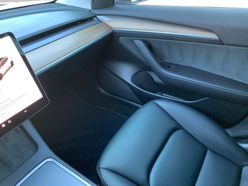 Used 2022 Tesla Model 3 Performance image 14