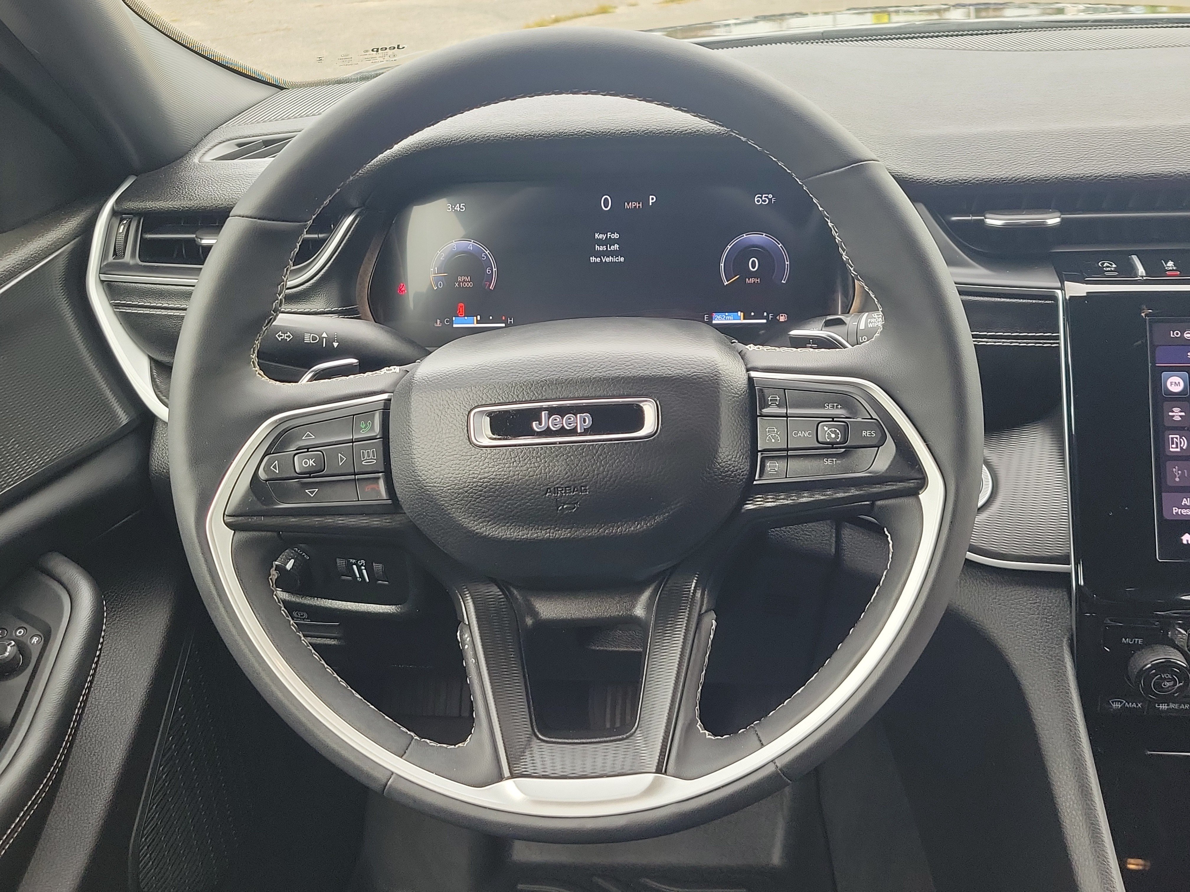 Used 2024 Jeep Grand Cherokee L Laredo RWD image 22