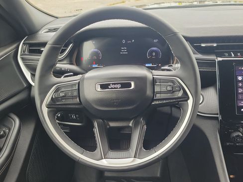 Used 2024 Jeep Grand Cherokee L Laredo RWD image 22
