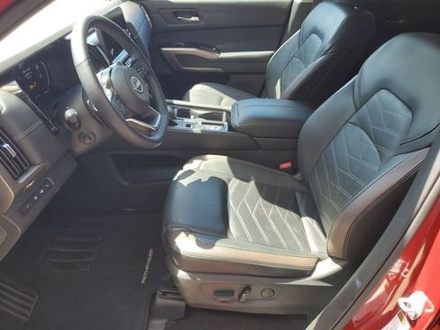 Certified 2024 Nissan Pathfinder Platinum w/ Cargo Package FWD image 25