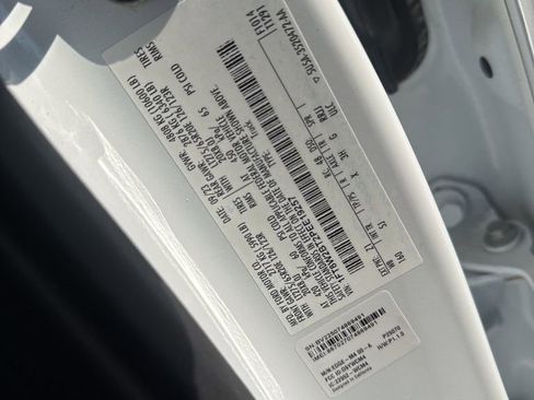 Used 2023 Ford F250 Lariat w/ Chrome Package image 38