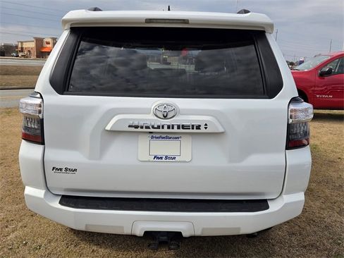 Used 2023 Toyota 4Runner SR5 Premium w/ Moonroof Package image 9