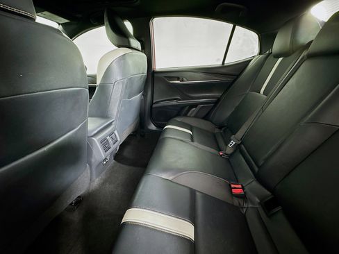 Used 2025 Toyota Camry SE image 24