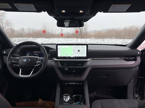 Used 2025 Ford Explorer ST-Line w/ Premium Package image 21