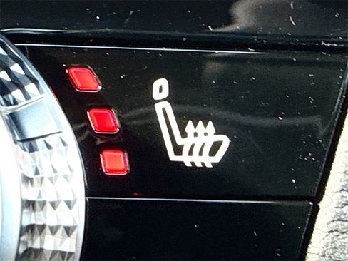 New 2025 Mitsubishi Outlander SE image 21