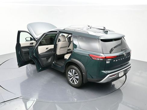 Used 2025 Nissan Pathfinder SL image 24