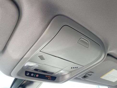 Used 2025 Chevrolet Blazer LT FWD image 27